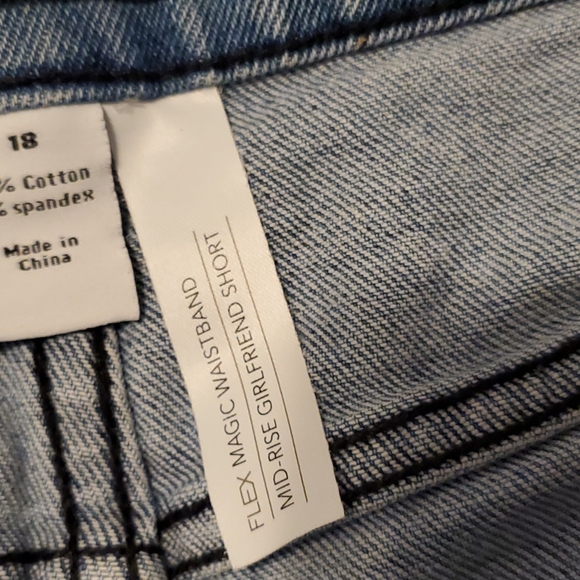 Lane Bryant diptide girlfriend bleached shorts - Picture 8 of 11